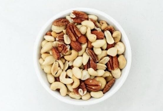 best diet for weight loss-nuts and honey