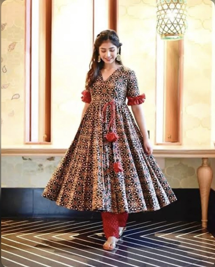 Latest Kurta Designs for Women-Anarkali Kurta