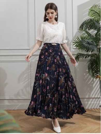 Latest Women's Fashion Trends-Maxi Skirts
