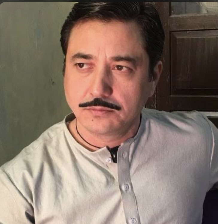 Hassan Noman in Faraar Drama